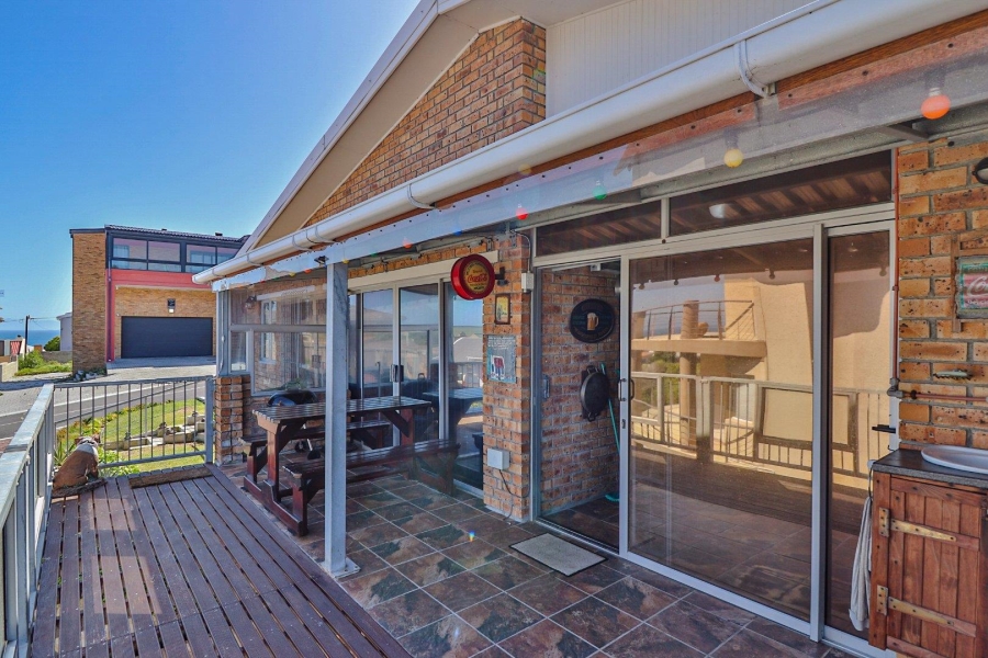 4 Bedroom Property for Sale in De Kelders Western Cape